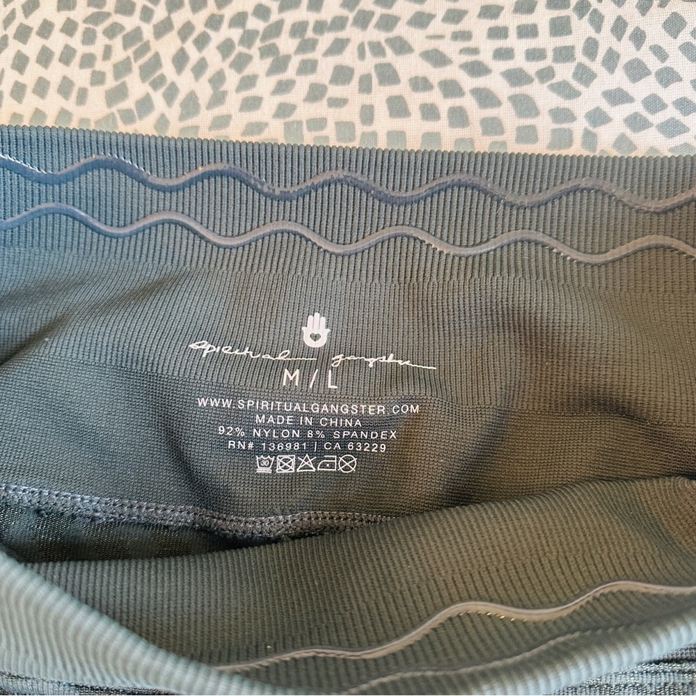 Spiritual Gangster | Seamless Leggings - Picture 6 of 6